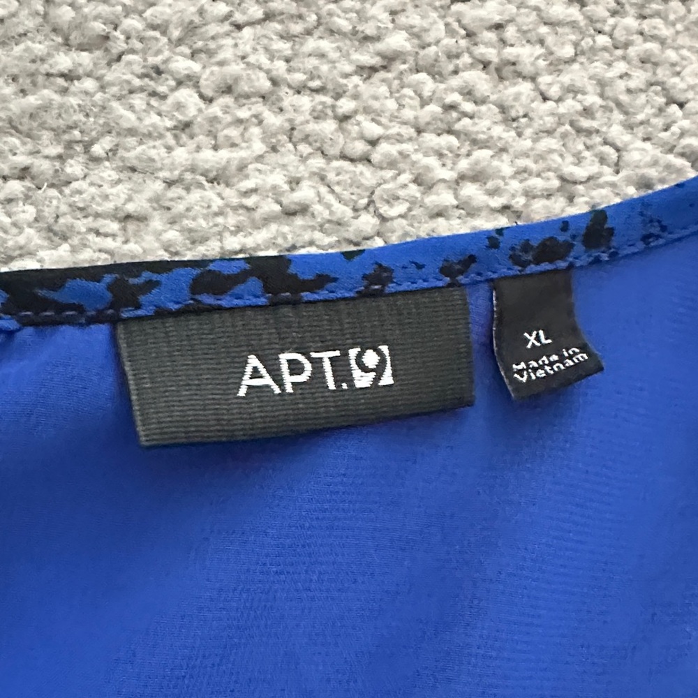 Apt. 9 Women's Blue and Black Patterned Blouse - Picture 2 of 7